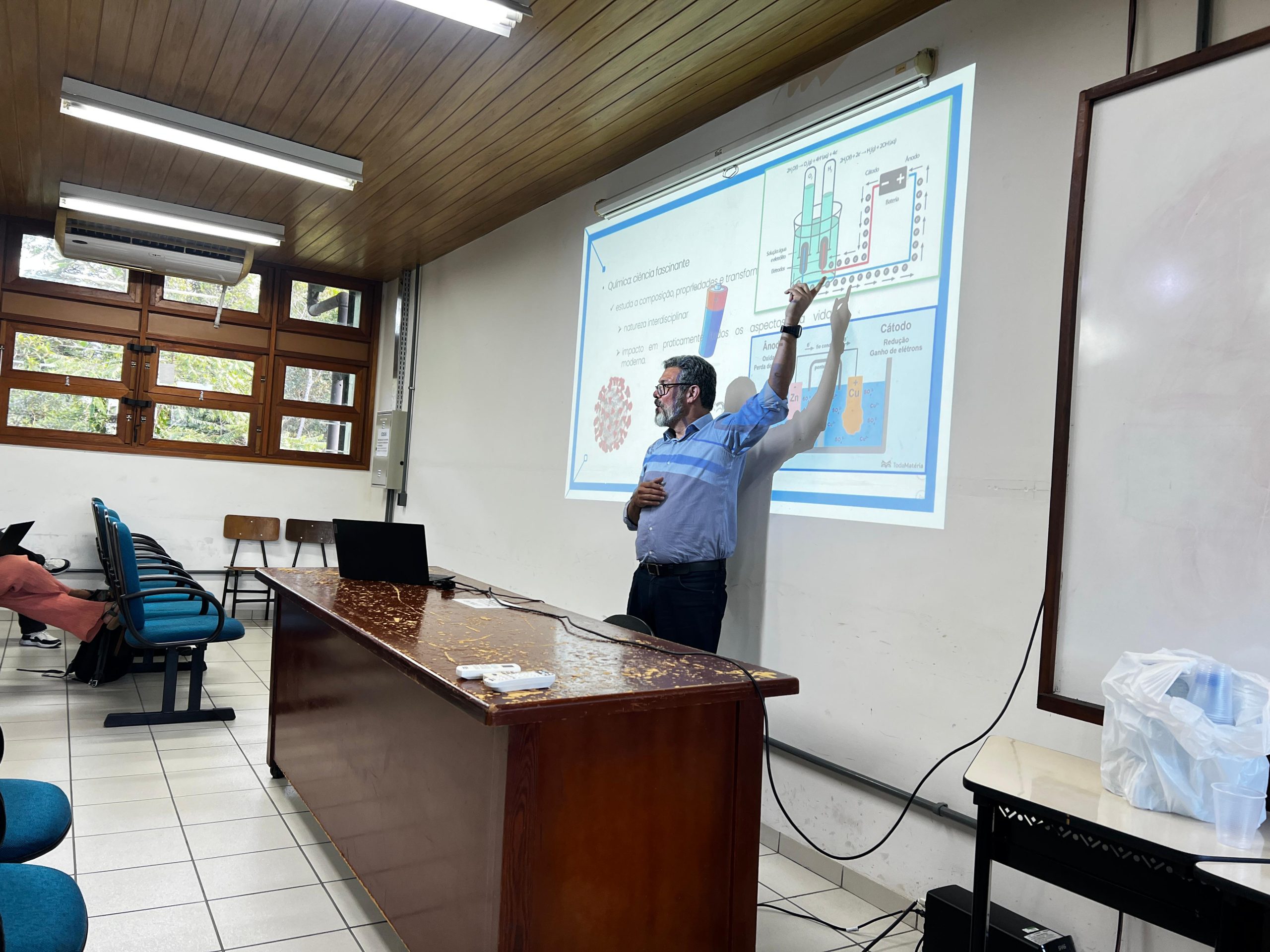 Professor Ubiracir durante a palestra