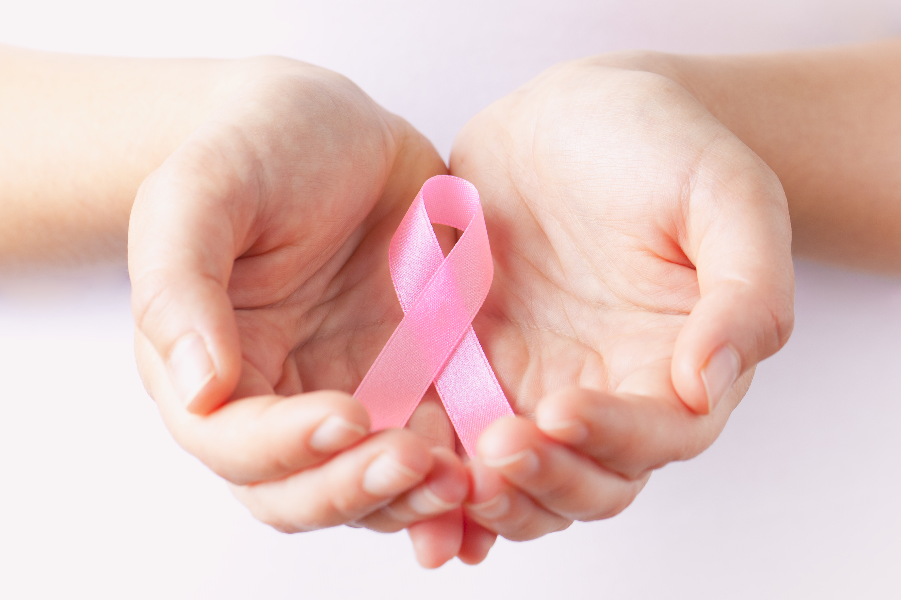 Outubro Rosa: Sistema CFQ/CRQ é parceiro das mulheres no combate ao câncer de mama
