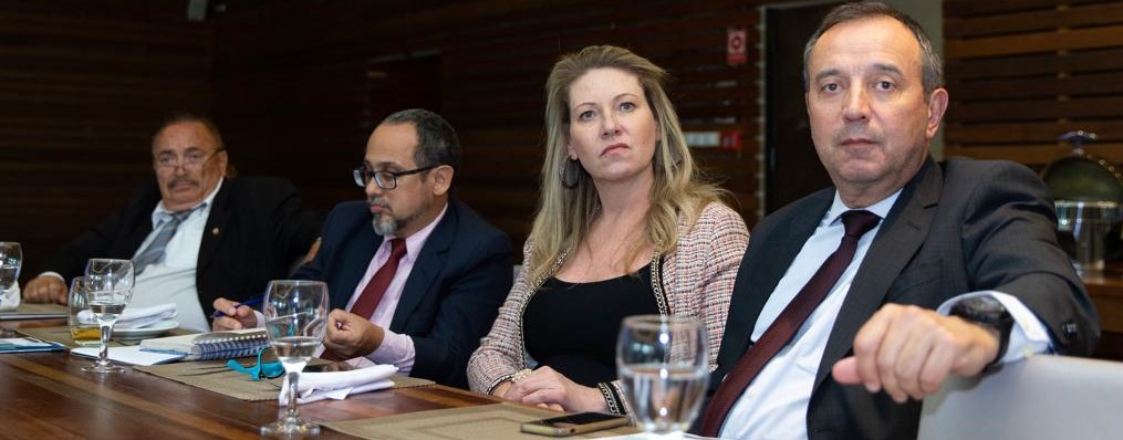 Frente Parlamentar da Química discute indústria dos cosméticos