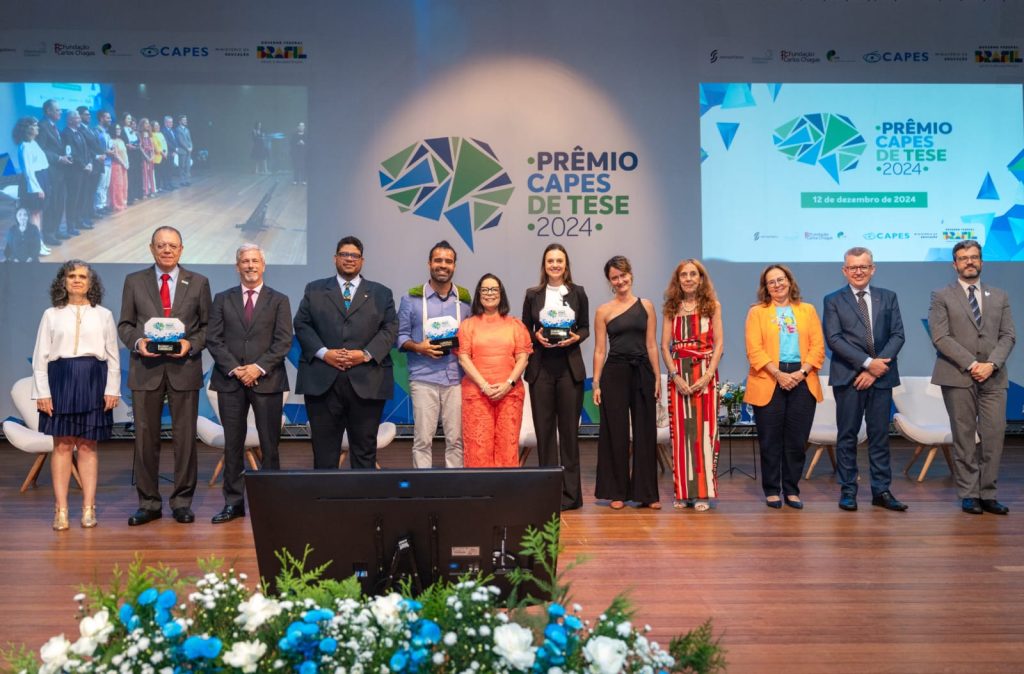 Finalista do Prêmio Talentos CFQ 2024 recebe reconhecimento da CAPES