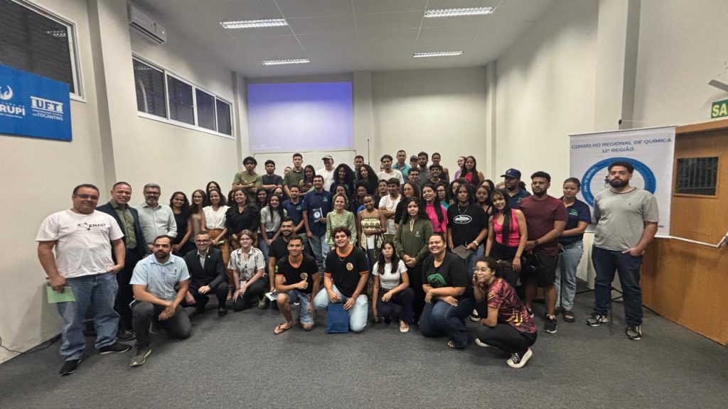 Alunos da Universidade Federal do Tocantins participam de palestra promovida pelo Sistema CFQ/CRQs