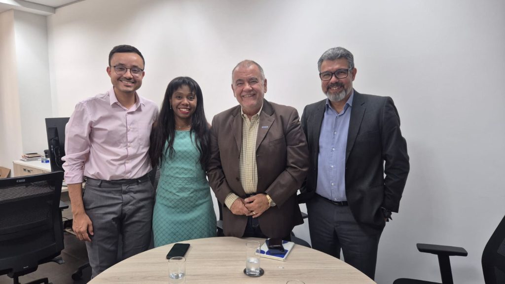 Sistema CFQ/CRQs recebe visita do gerente de Inteligência Regulatória da ABIMO